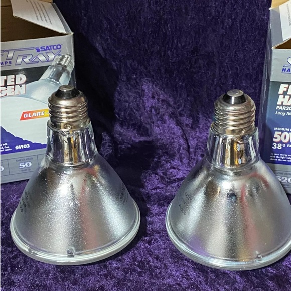 Lot of (2) SATCO Soft Ray frosted Halogen Lamps, 50W, Medium Base, Glare Free - Picture 8 of 10